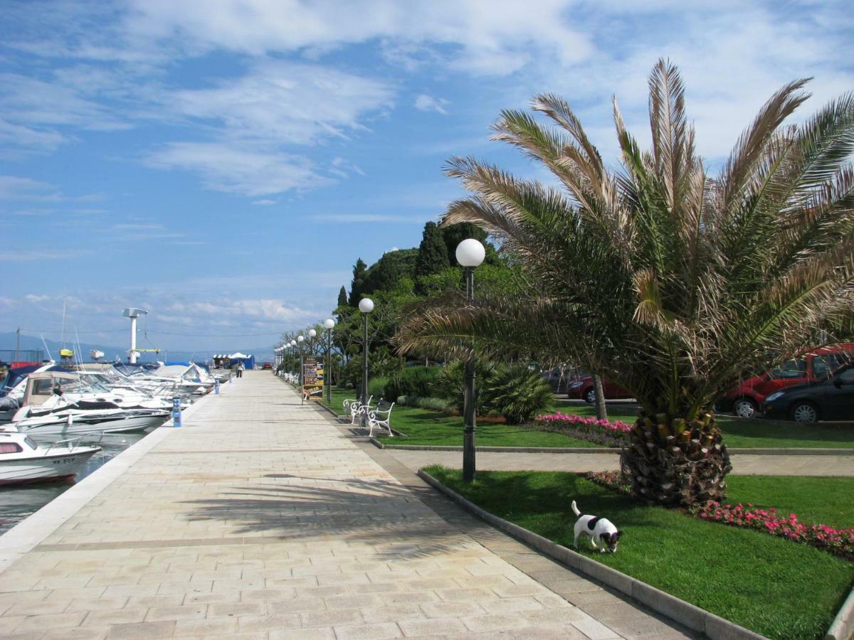 Holiday Home On Island Of Krk Малинска Екстериор снимка